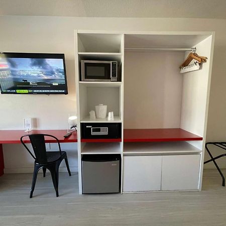 קיסימי Newly Room In Cozy Hotel With Super Location To The Parks מראה חיצוני תמונה