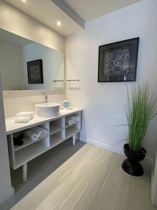 קיסימי Newly Room In Cozy Hotel With Super Location To The Parks מראה חיצוני תמונה