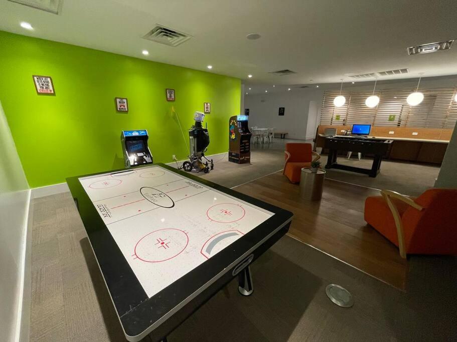 קיסימי Newly Room In Cozy Hotel With Super Location To The Parks מראה חיצוני תמונה