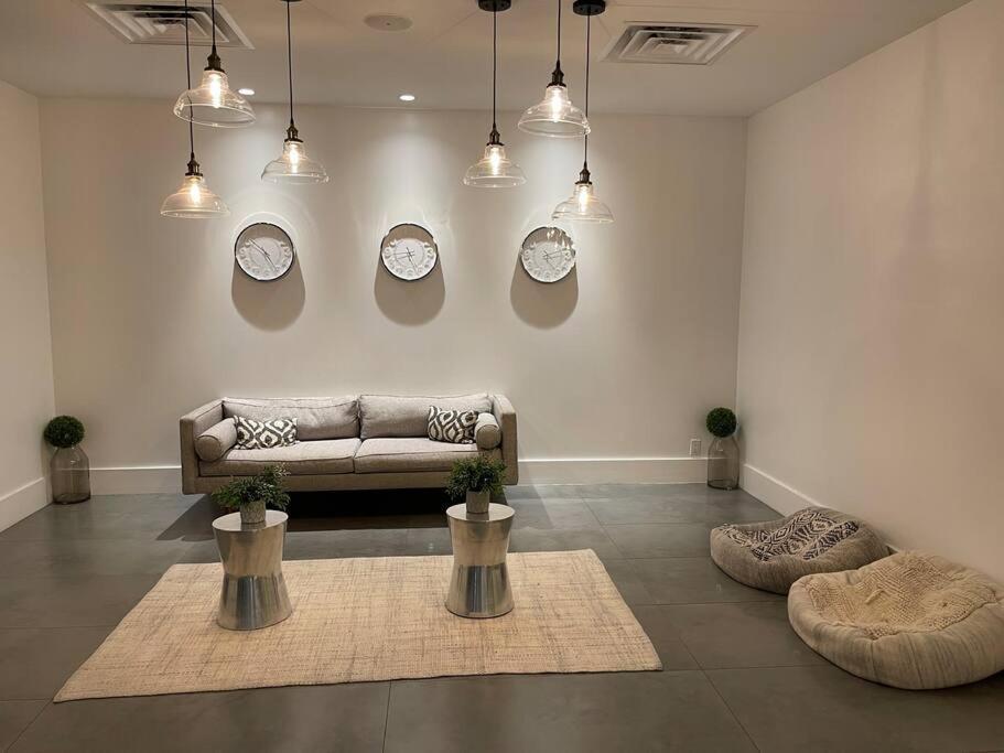 קיסימי Newly Room In Cozy Hotel With Super Location To The Parks מראה חיצוני תמונה