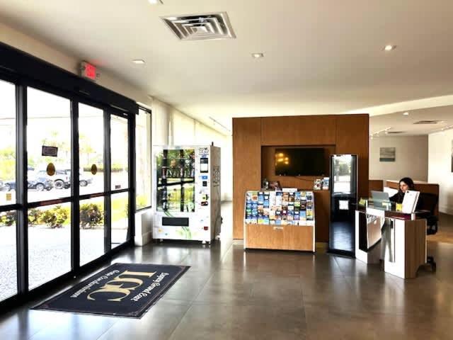 קיסימי Newly Room In Cozy Hotel With Super Location To The Parks מראה חיצוני תמונה