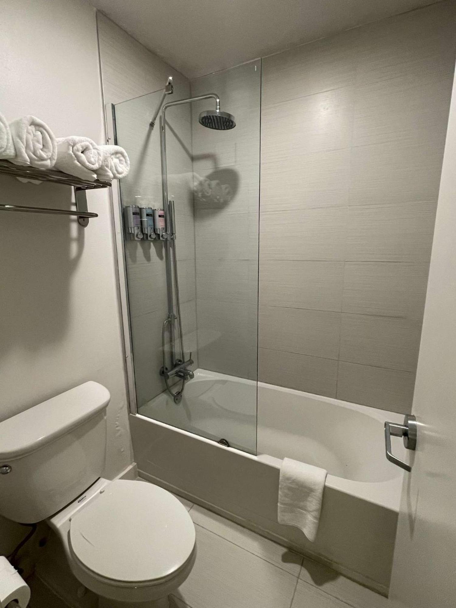 קיסימי Newly Room In Cozy Hotel With Super Location To The Parks מראה חיצוני תמונה