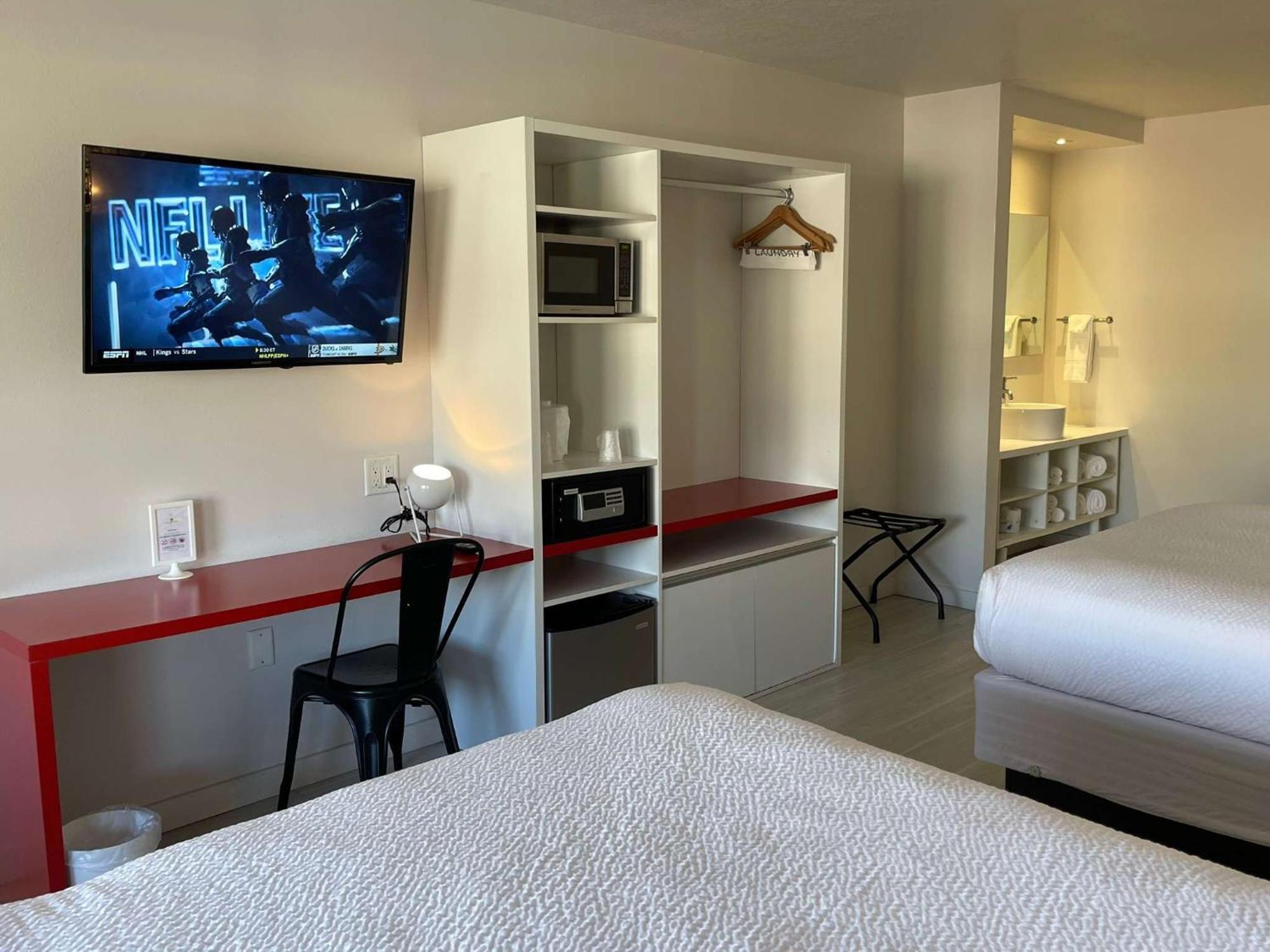 קיסימי Newly Room In Cozy Hotel With Super Location To The Parks מראה חיצוני תמונה